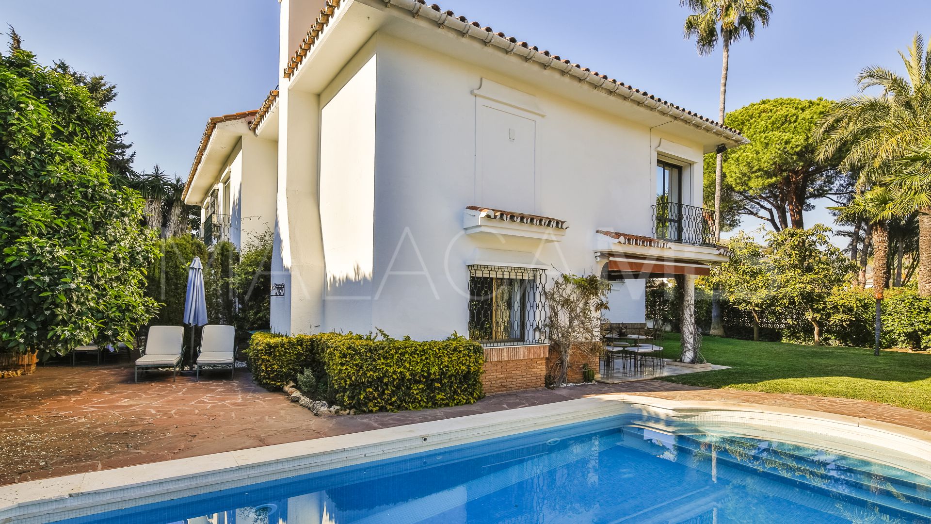 Villa for sale in Los Monteros