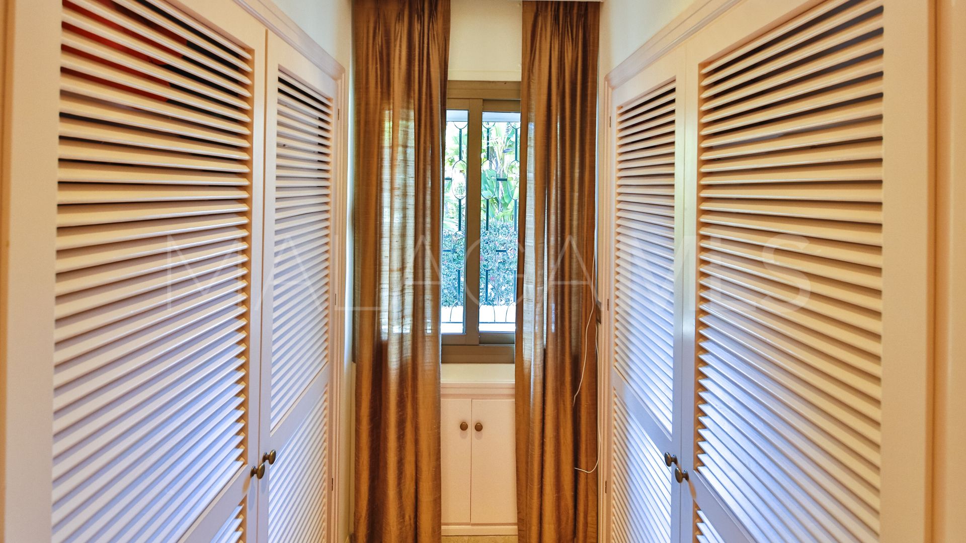 Villa for sale in Los Monteros