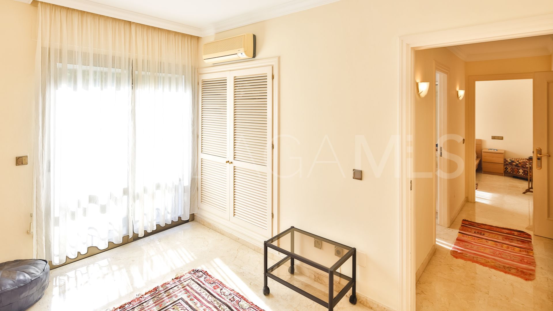 Villa for sale in Los Monteros