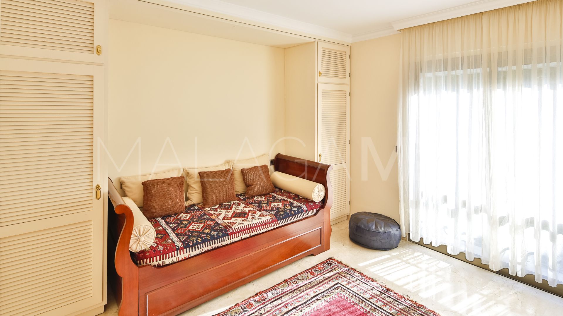 Villa for sale in Los Monteros