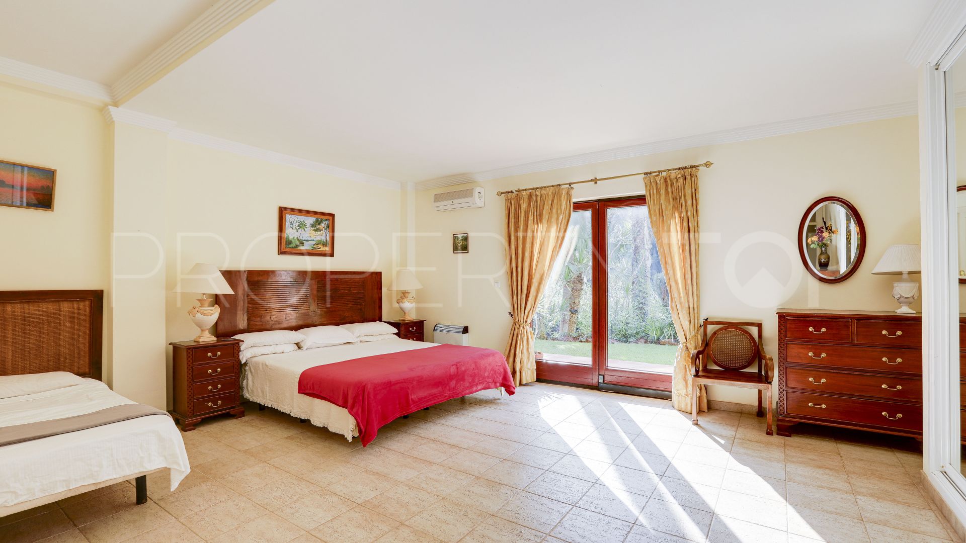 Villa con 8 dormitorios en venta en Sotogrande Alto