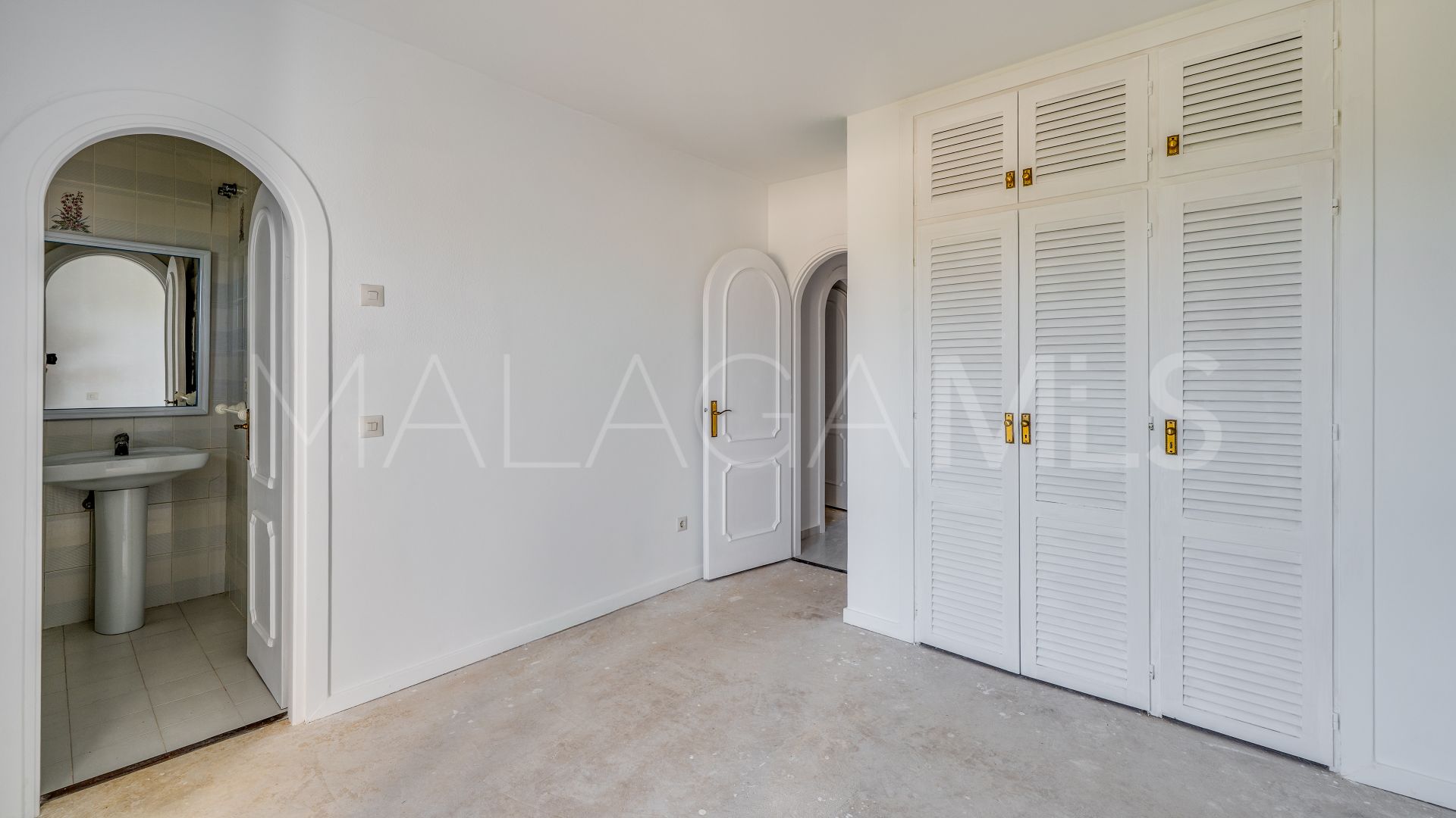 Villa for sale in Cabopino