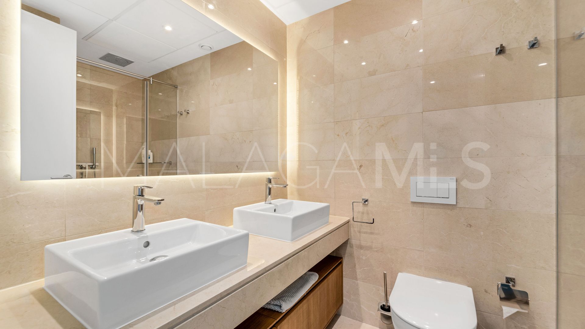 Se vende Ático de 2 bedrooms in Cabopino
