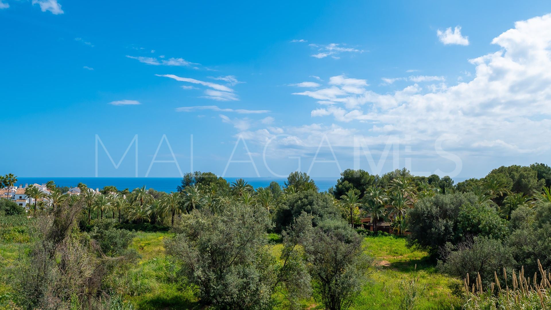 Villa for sale in Cascada de Camojan