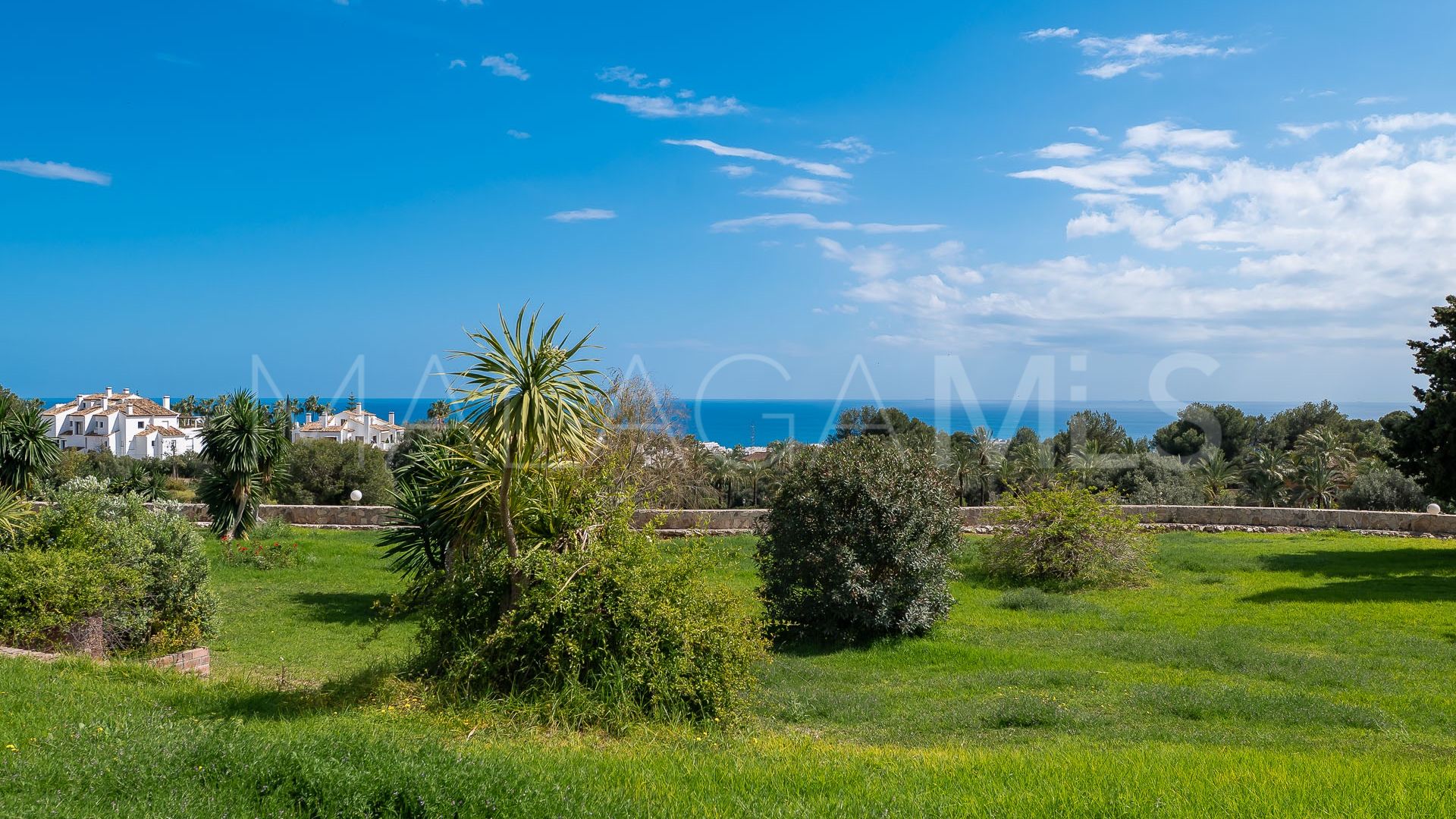 Villa for sale in Cascada de Camojan