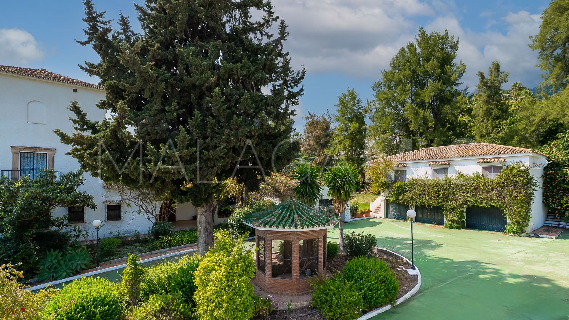 Villa for sale in Cascada de Camojan