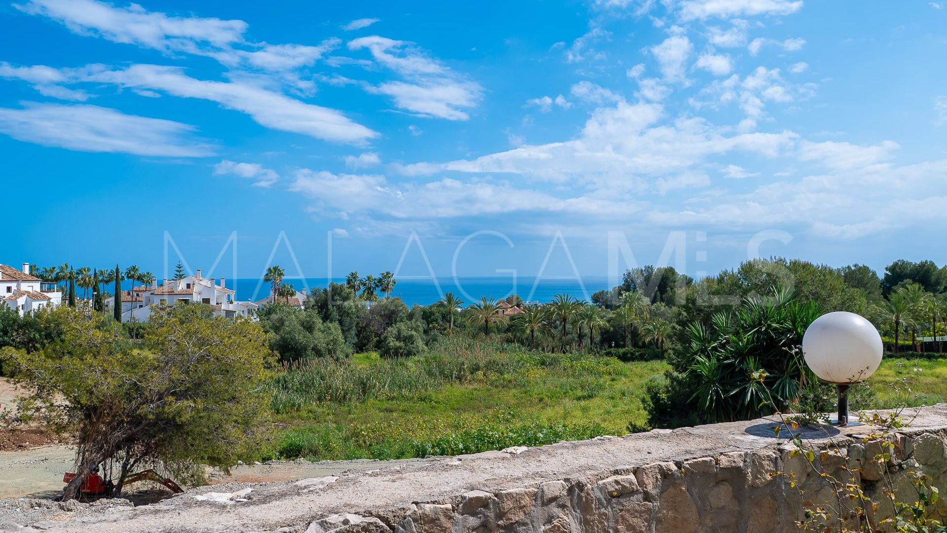 Villa for sale in Cascada de Camojan