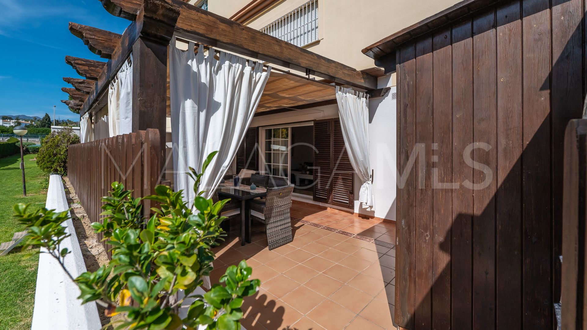 Erdgeschosswohnung for sale in Elviria