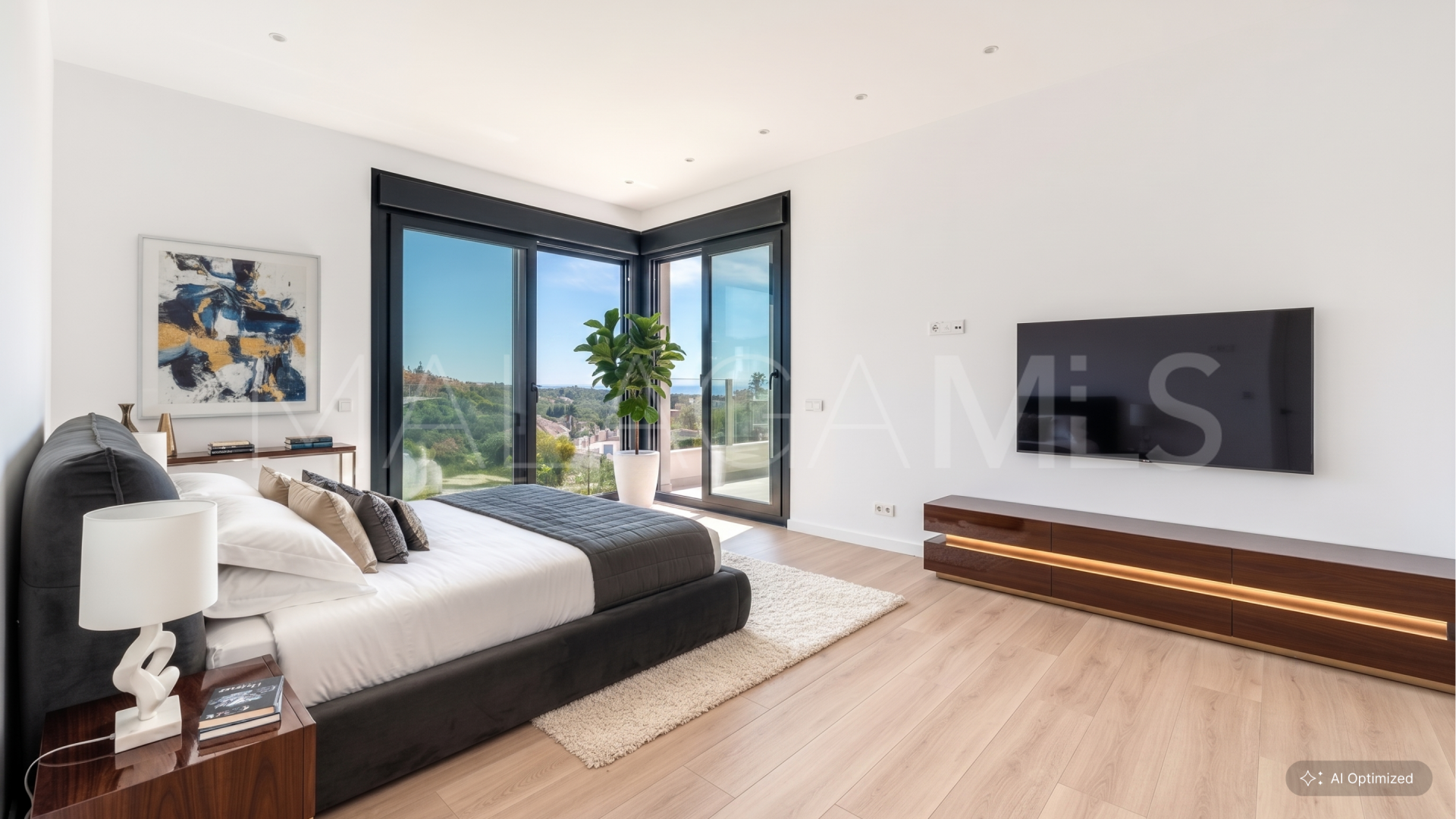 Villa for sale in Elviria