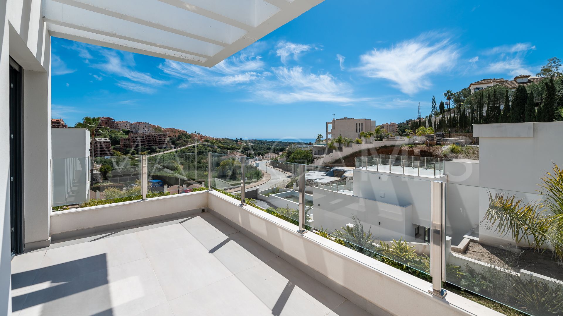 Villa for sale in Elviria
