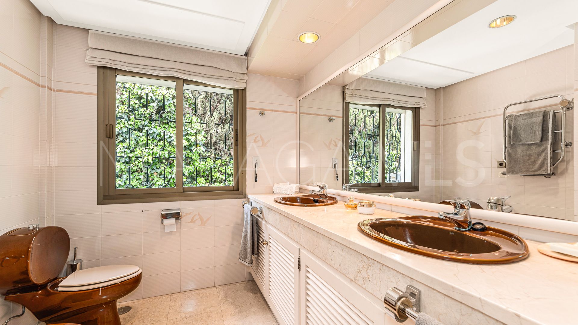 Villa for sale in Los Monteros