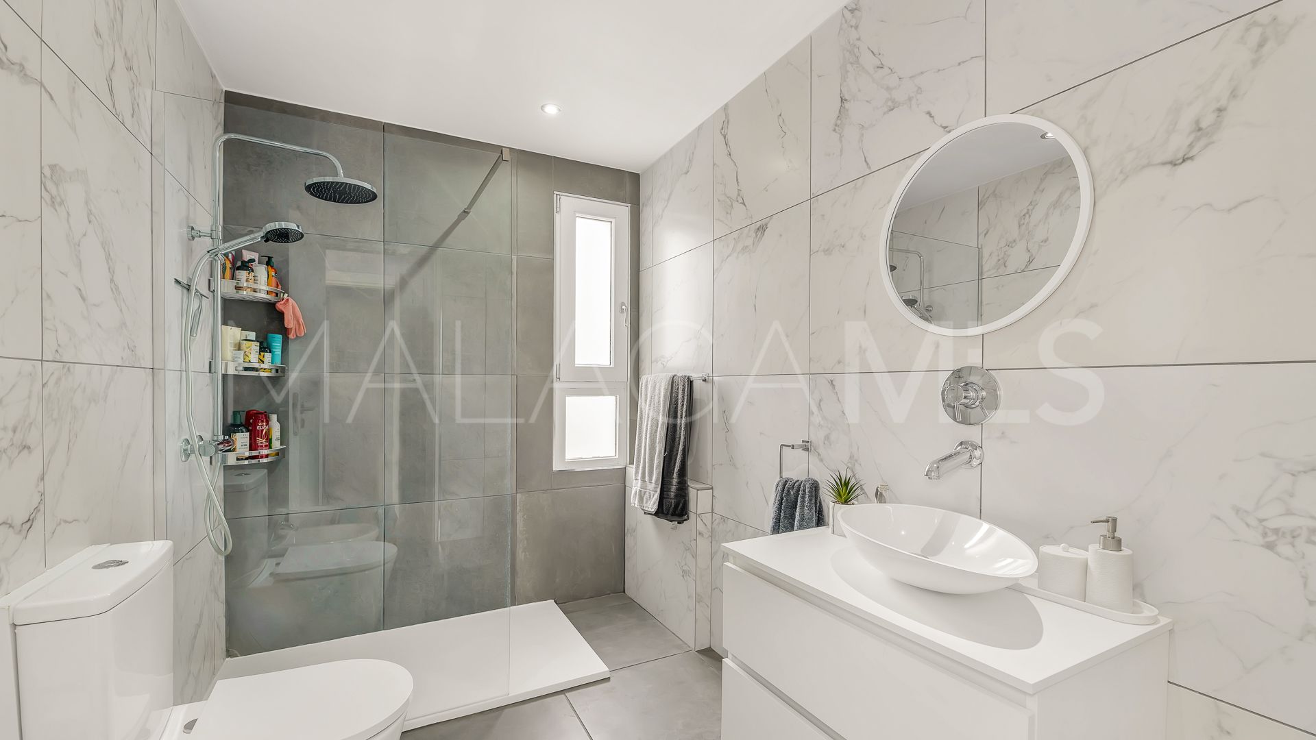Parhus for sale in Benahavis Centro