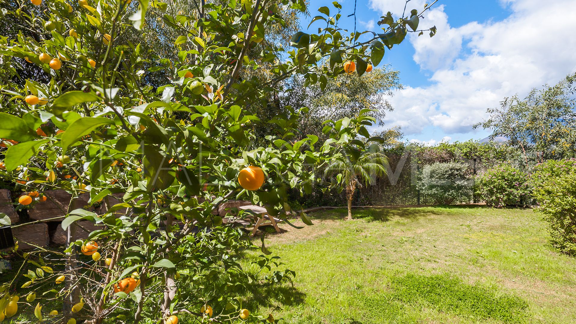 For sale La Alqueria 3 bedrooms ground floor apartment
