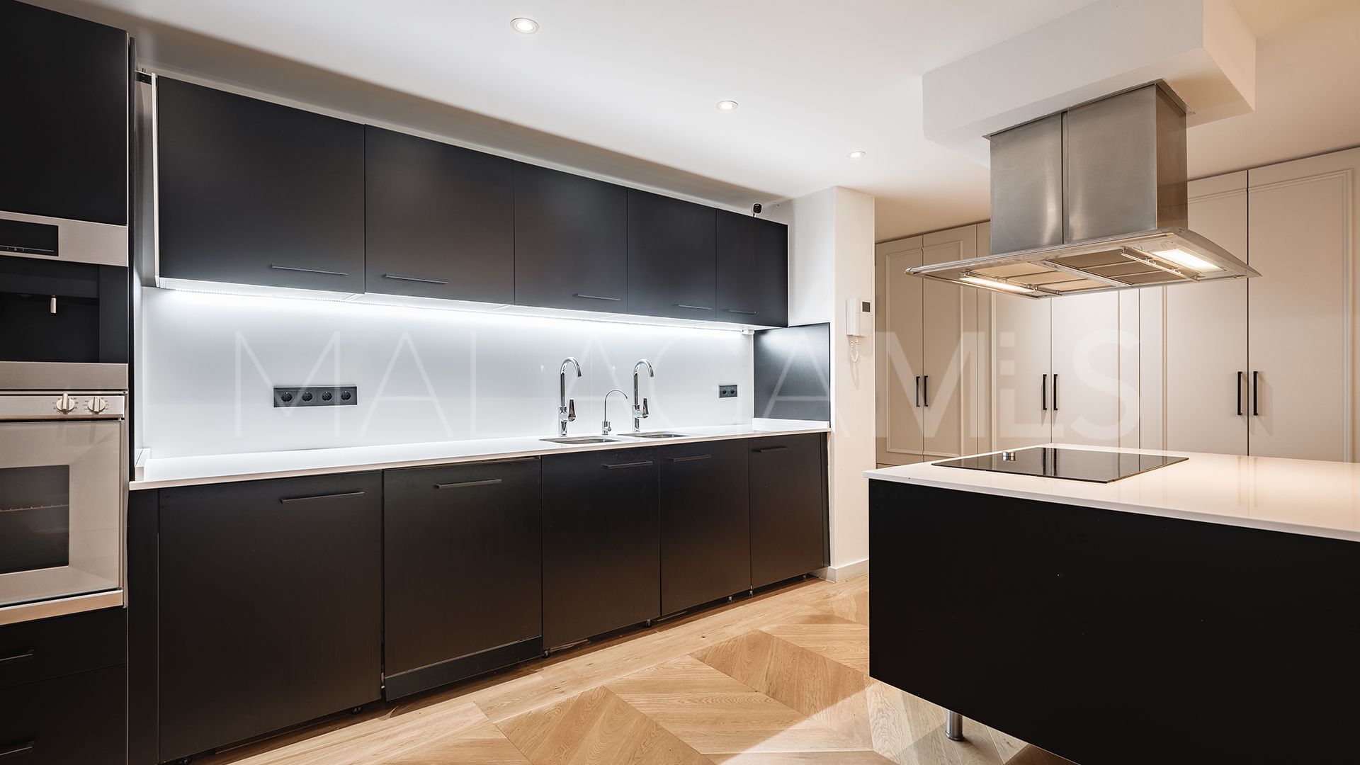 For sale La Alqueria 3 bedrooms ground floor apartment
