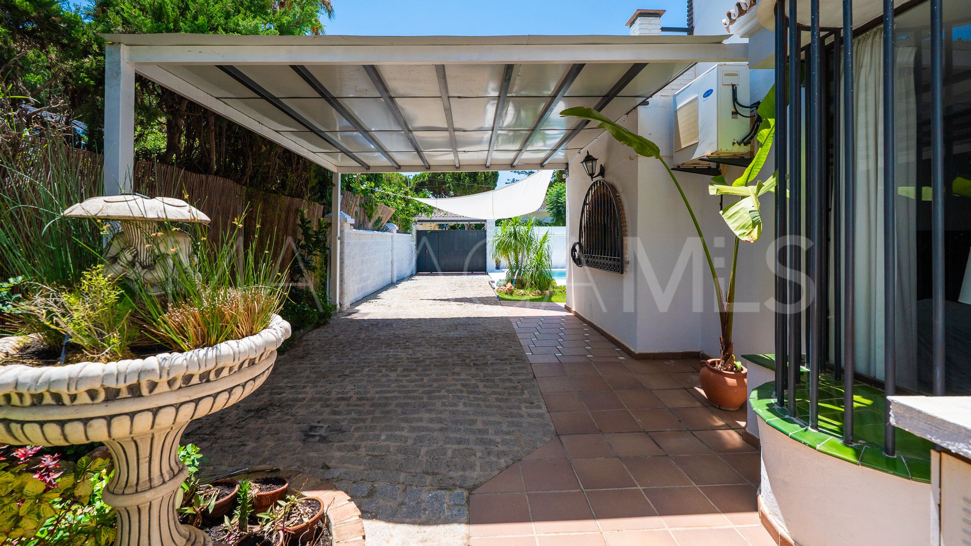 Villa with 5 bedrooms for sale in Cabopino