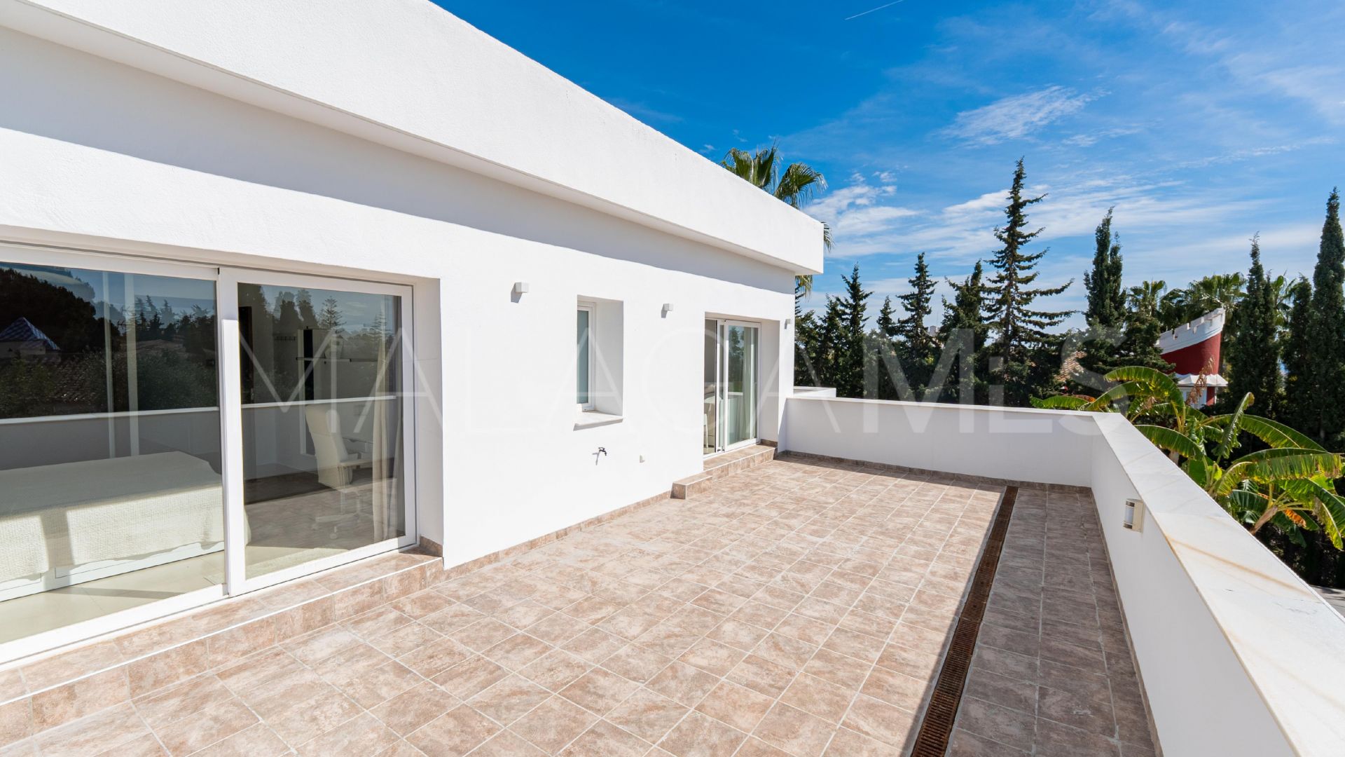 Buy villa in Marbella Golden Mile