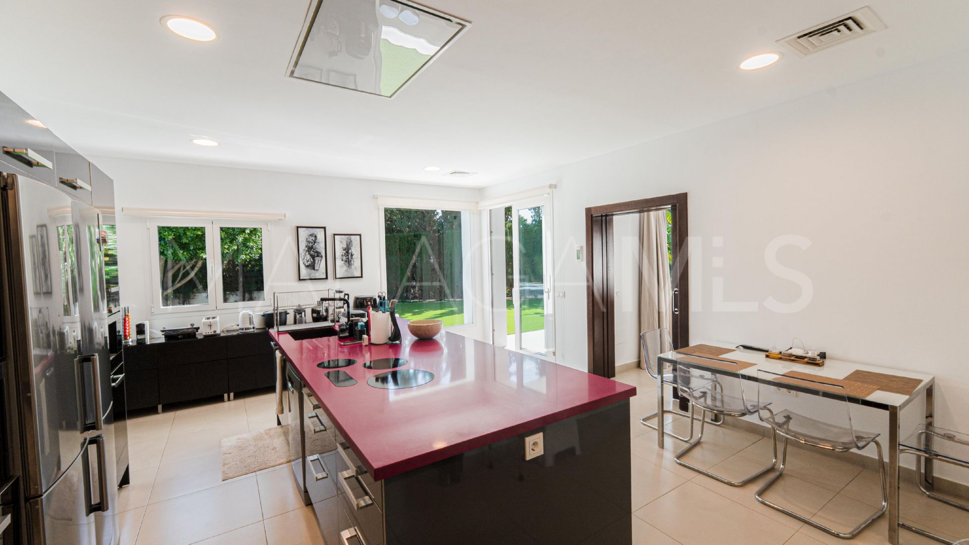 Buy villa in Marbella Golden Mile