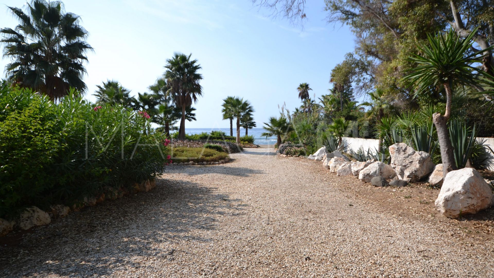 Villa de 5 bedrooms a la venta in Los Monteros
