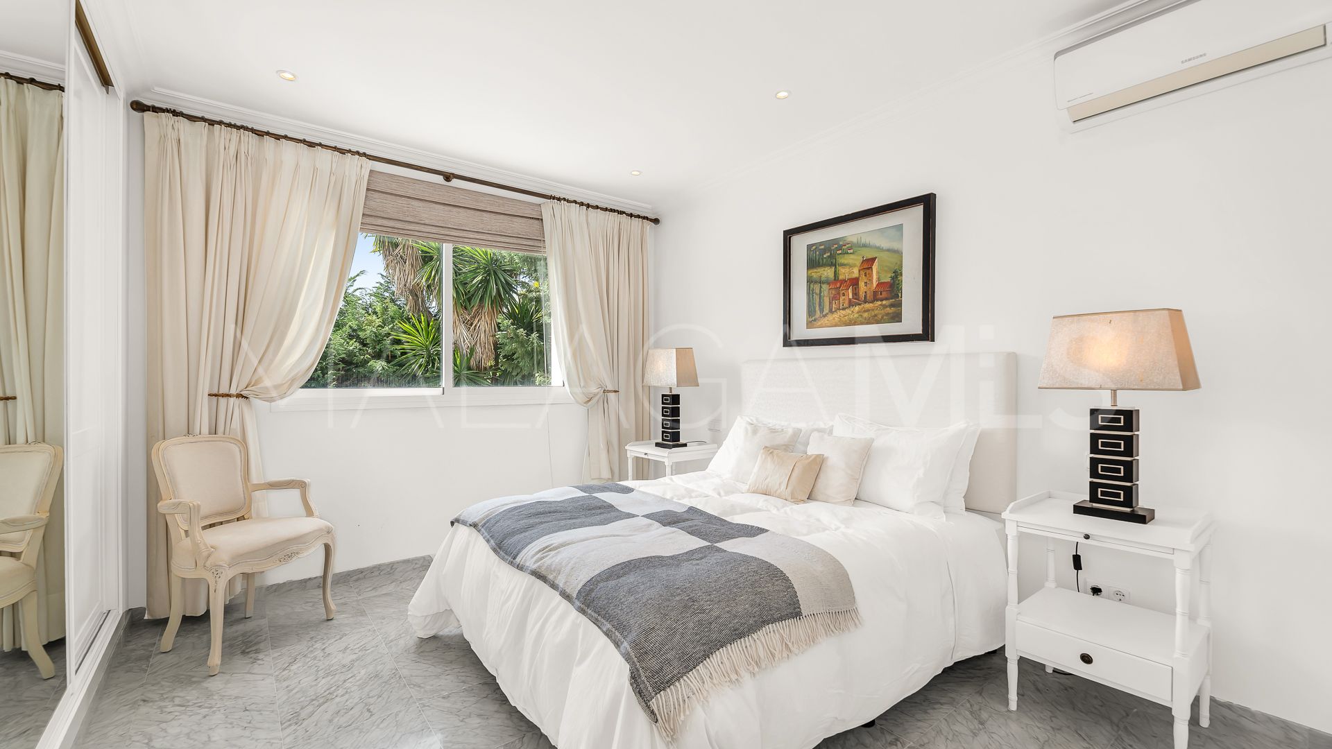 Villa de 5 bedrooms a la venta in Los Monteros