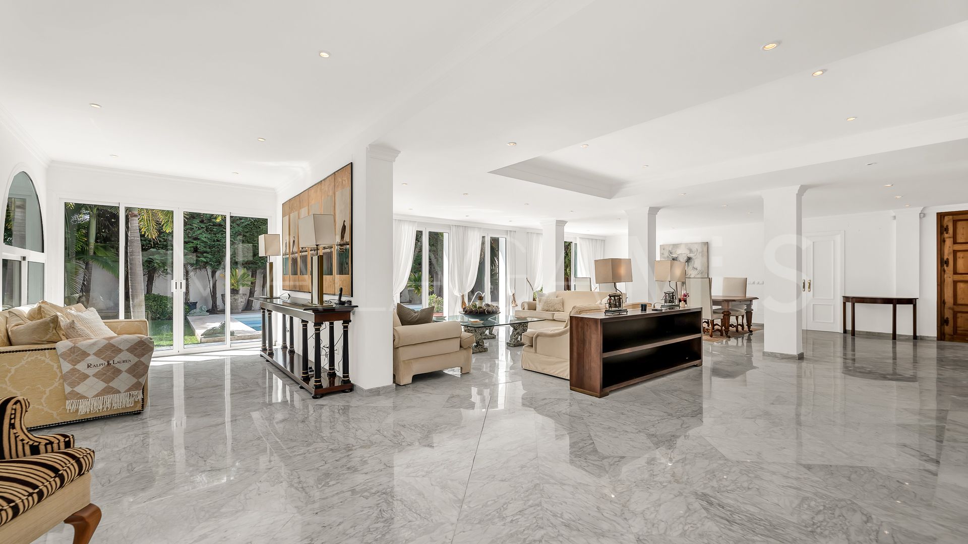 Villa de 5 bedrooms a la venta in Los Monteros