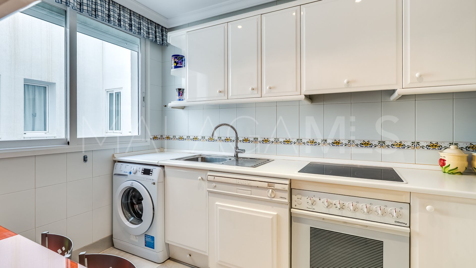 Buy apartamento de 4 bedrooms in Beach Side Golden Mile