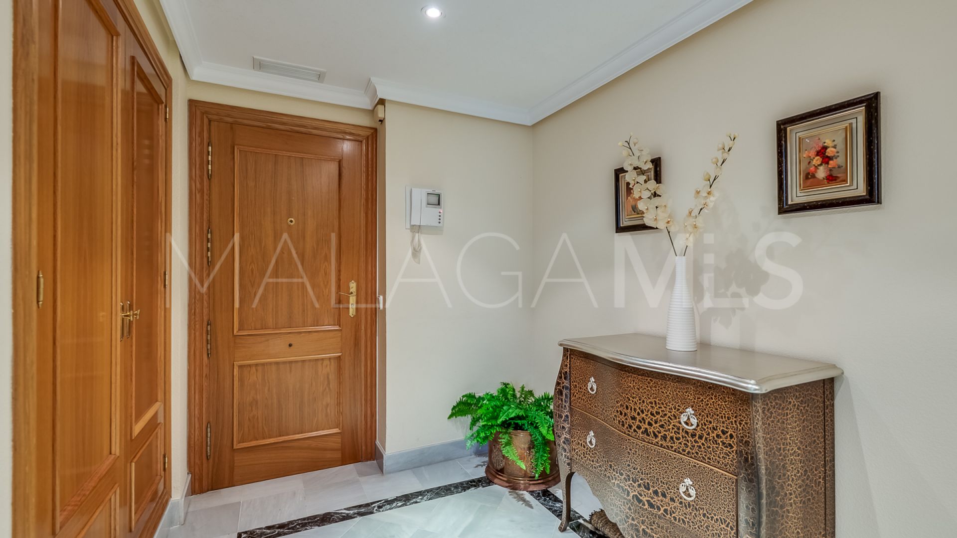Buy apartamento de 4 bedrooms in Beach Side Golden Mile