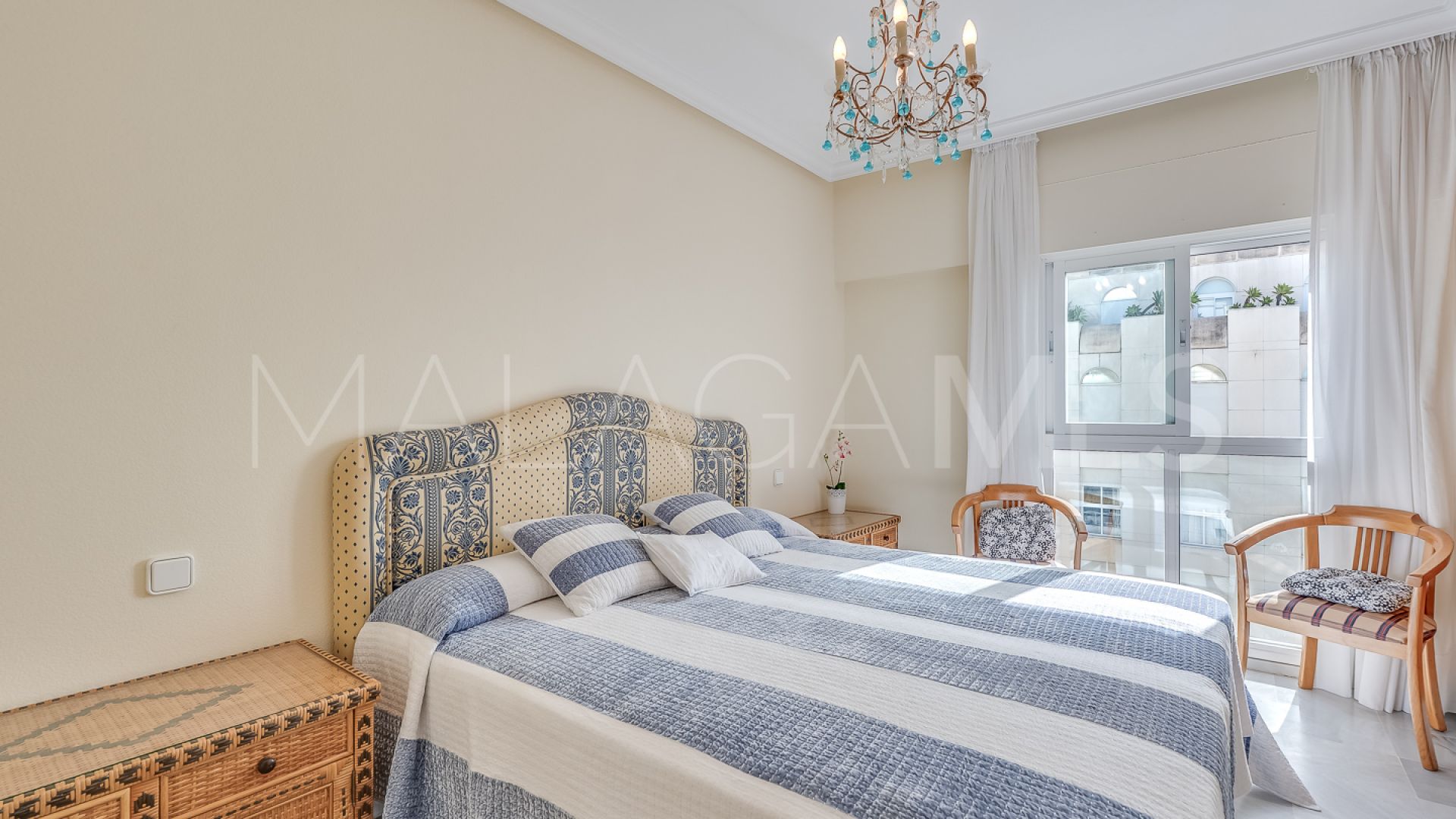 Buy apartamento de 4 bedrooms in Beach Side Golden Mile