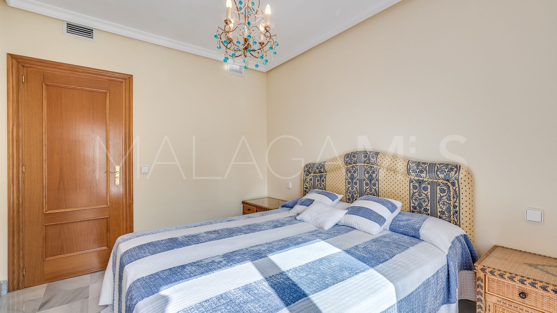 Buy apartamento de 4 bedrooms in Beach Side Golden Mile