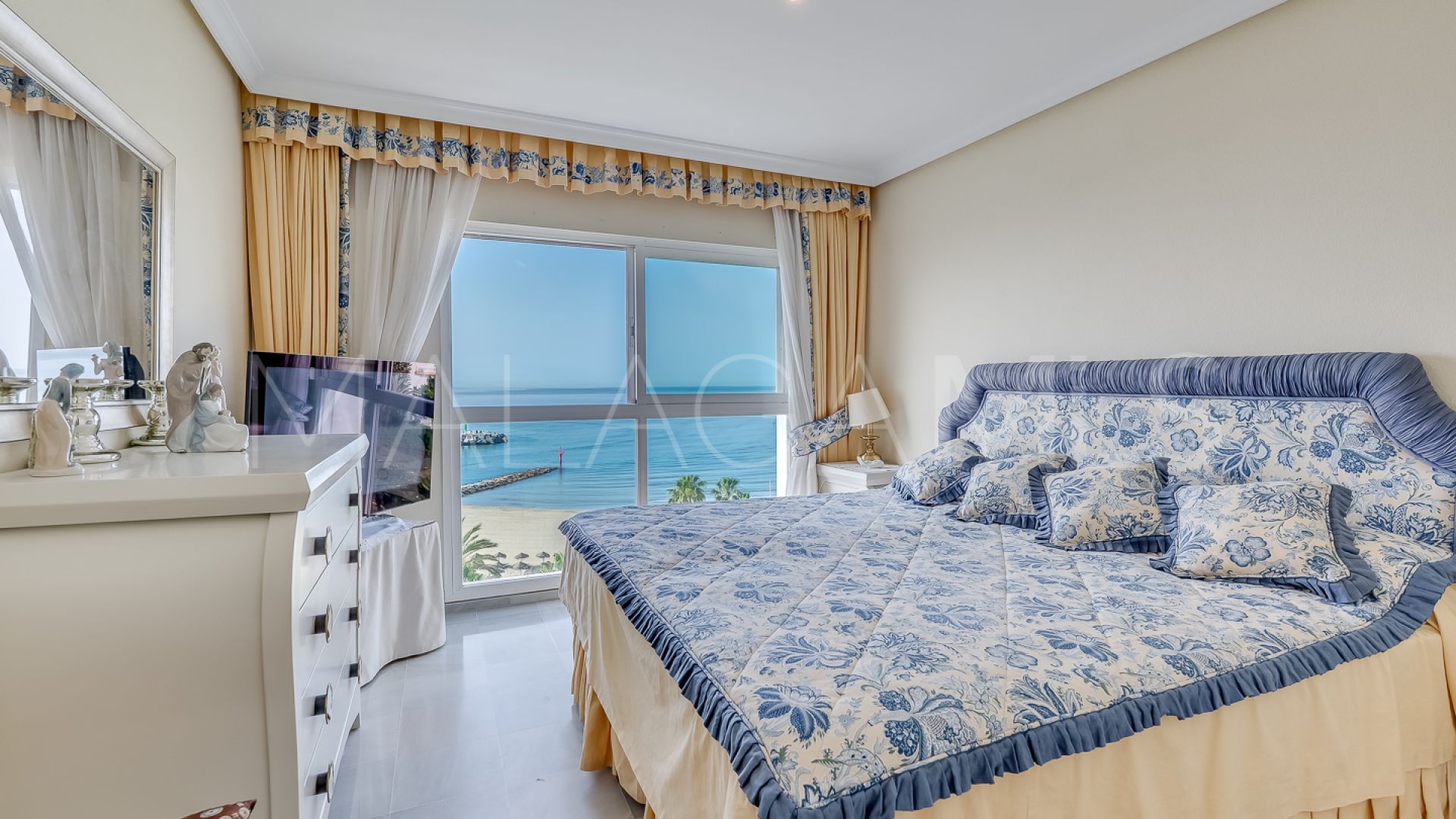 Buy apartamento de 4 bedrooms in Beach Side Golden Mile