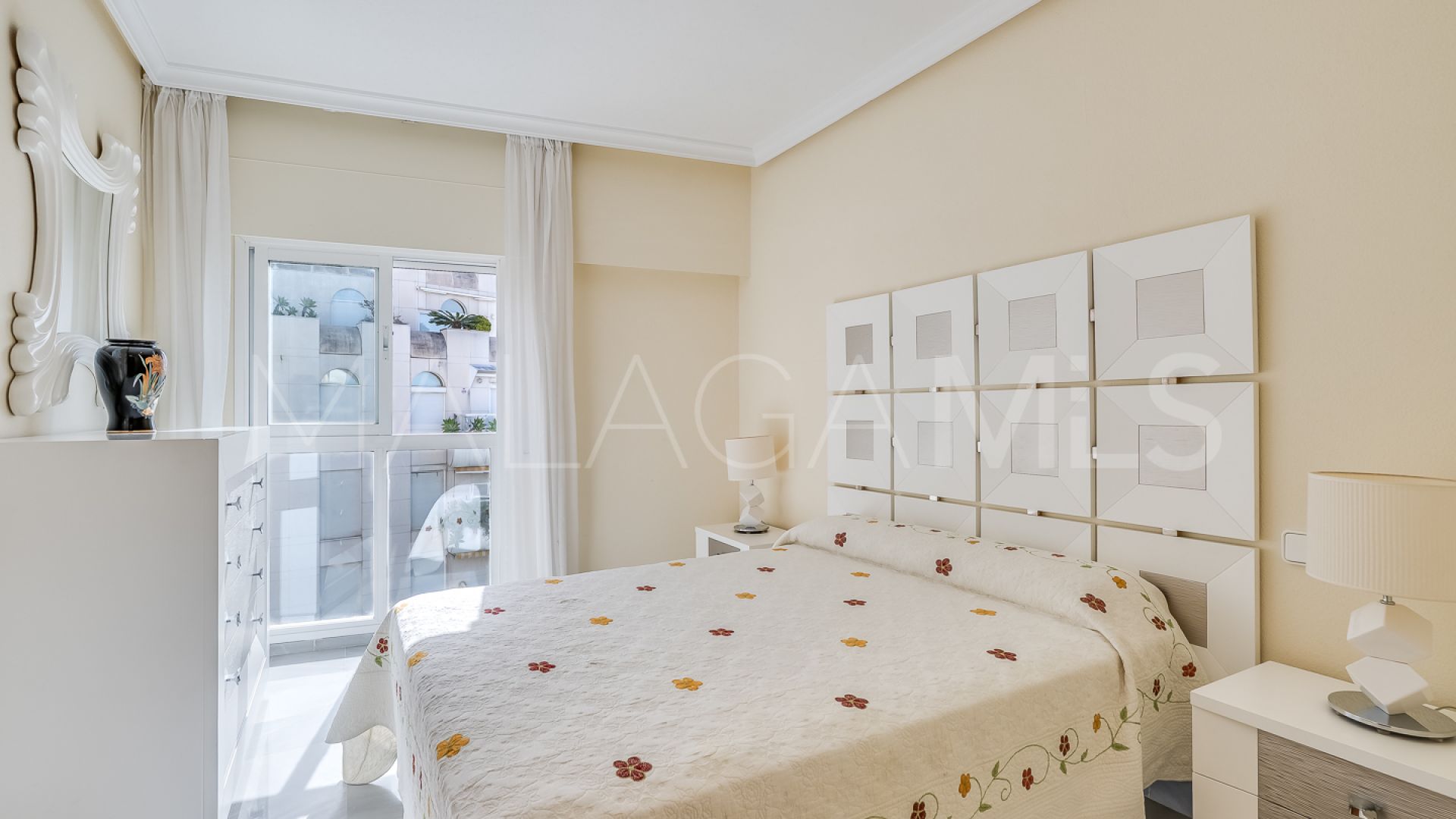 Buy apartamento de 4 bedrooms in Beach Side Golden Mile