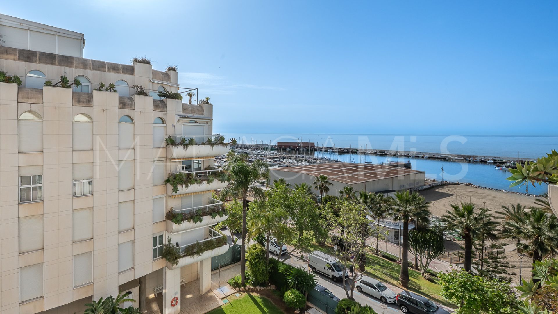 Buy apartamento de 4 bedrooms in Beach Side Golden Mile