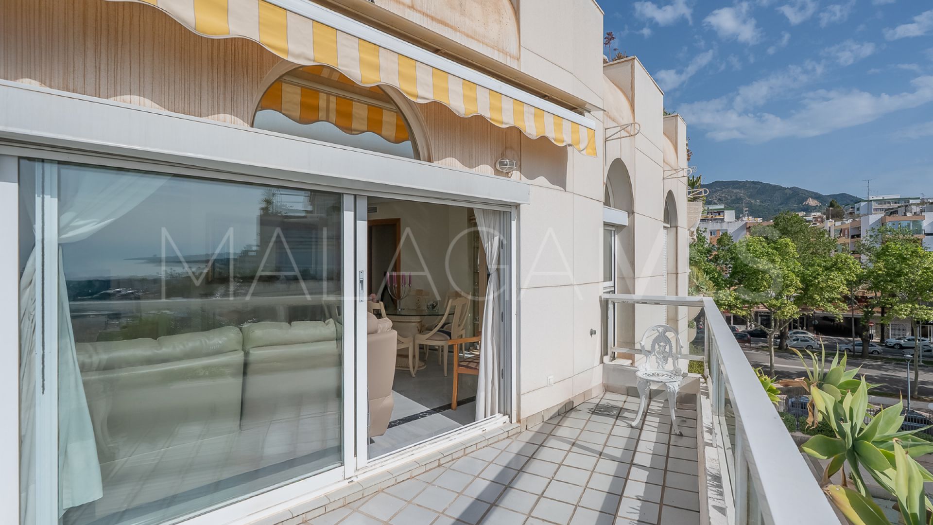 Buy apartamento de 4 bedrooms in Beach Side Golden Mile