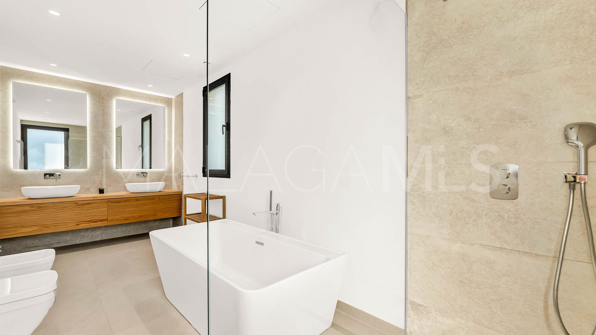 Villa with 5 bedrooms for sale in Cascada de Camojan