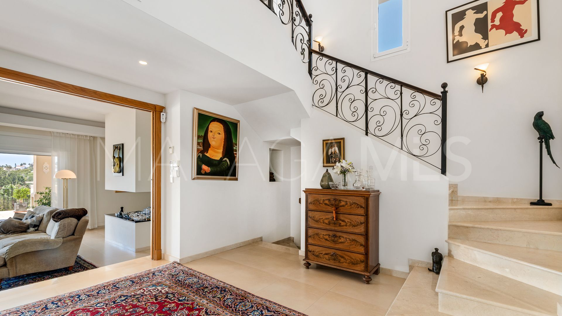 Villa for sale in Nueva Andalucia