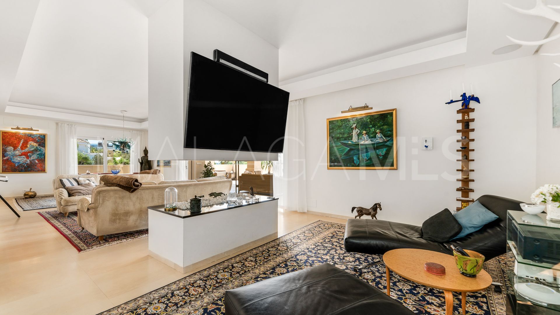 Villa for sale in Nueva Andalucia