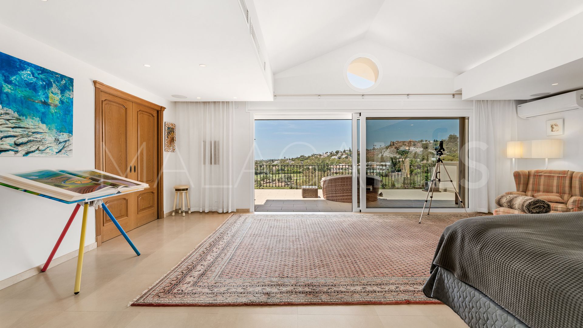 Villa for sale in Nueva Andalucia