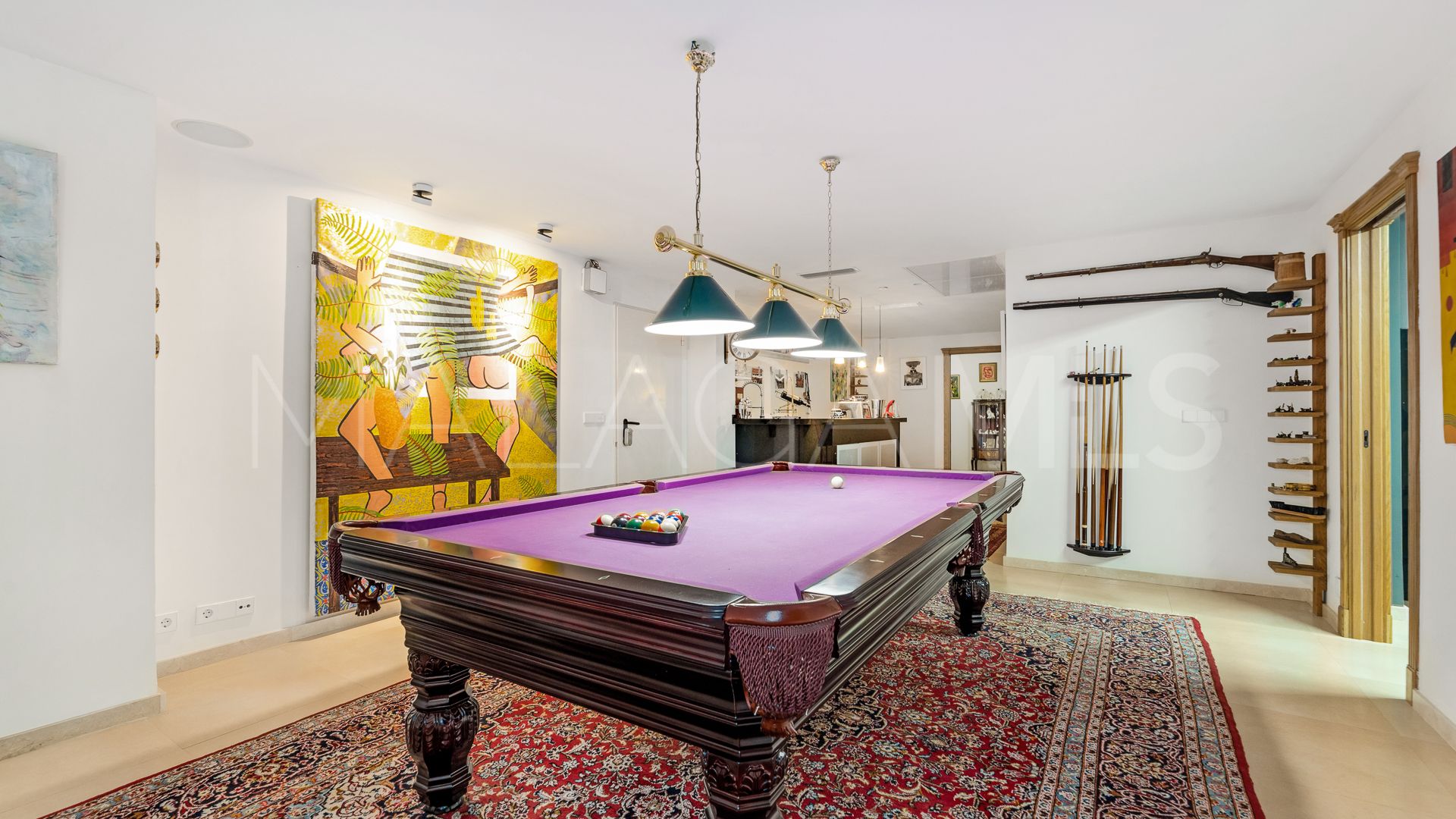 Villa for sale in Nueva Andalucia