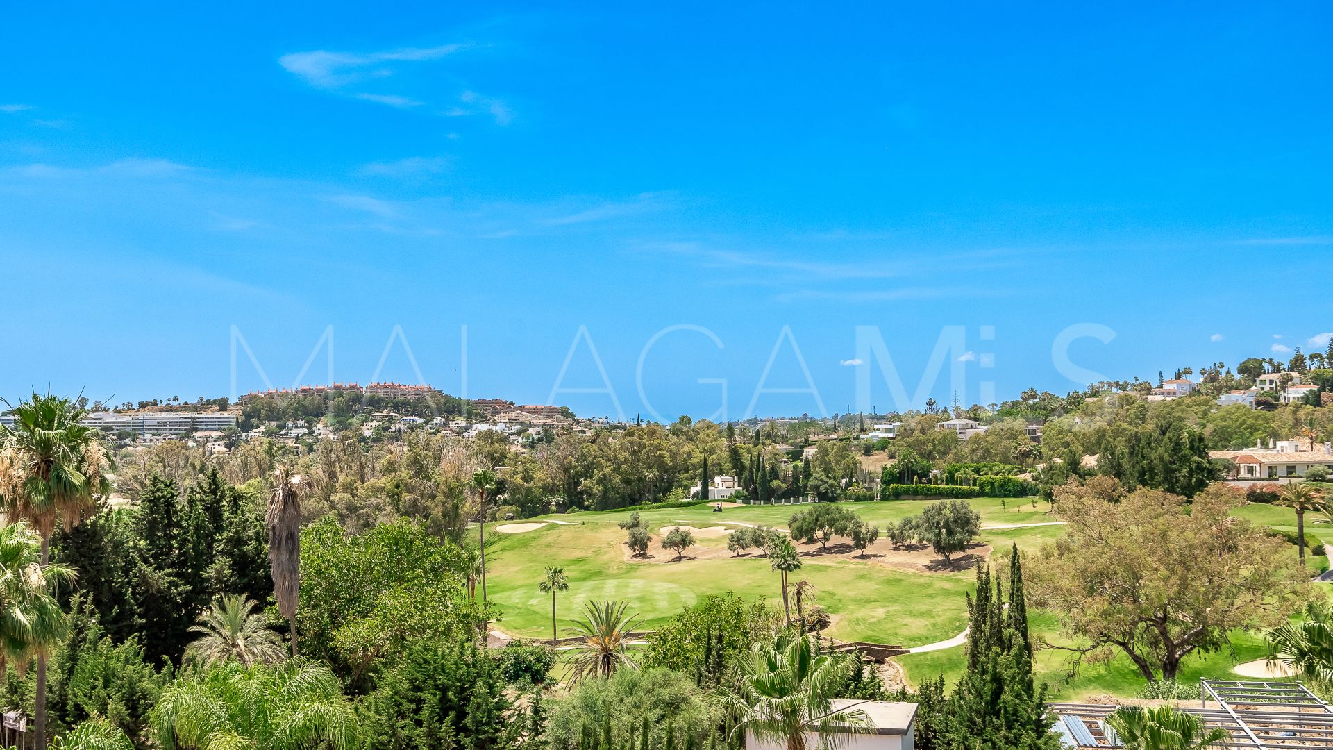 Villa for sale in Nueva Andalucia