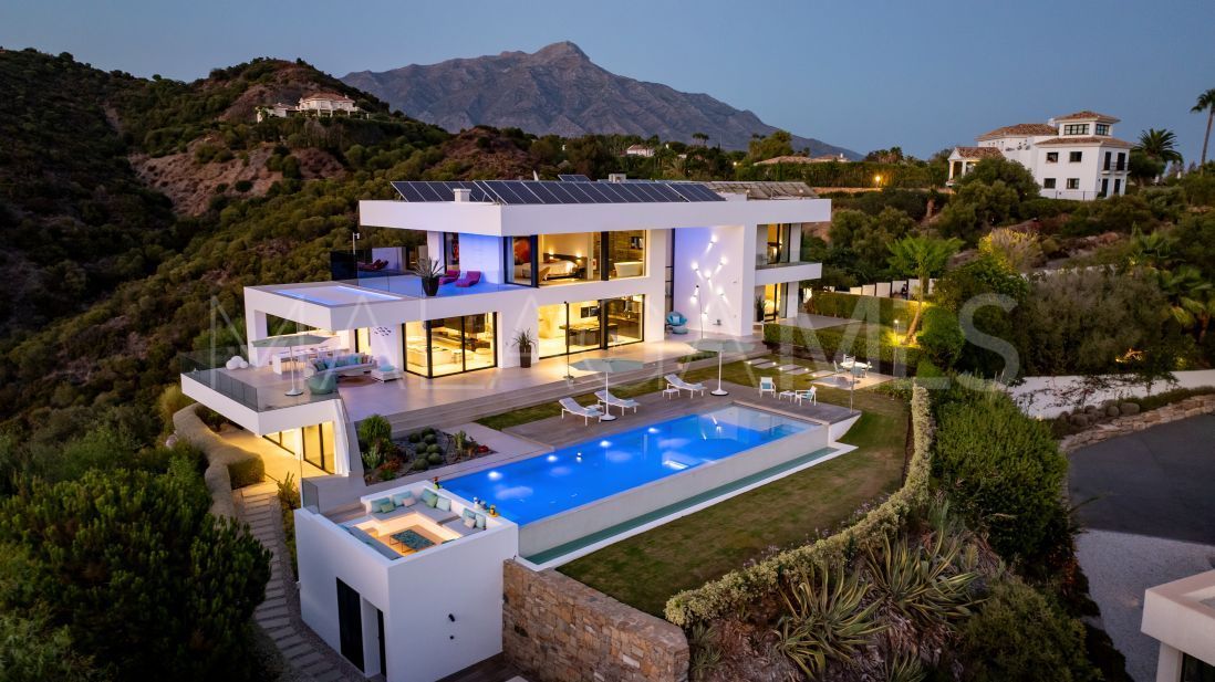 Nueva Andalucia villa for sale