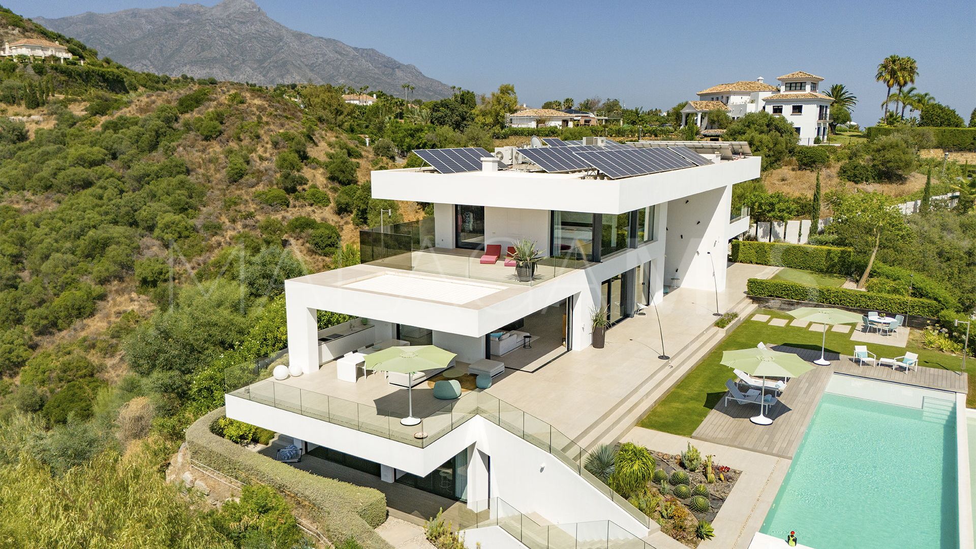 Nueva Andalucia villa for sale