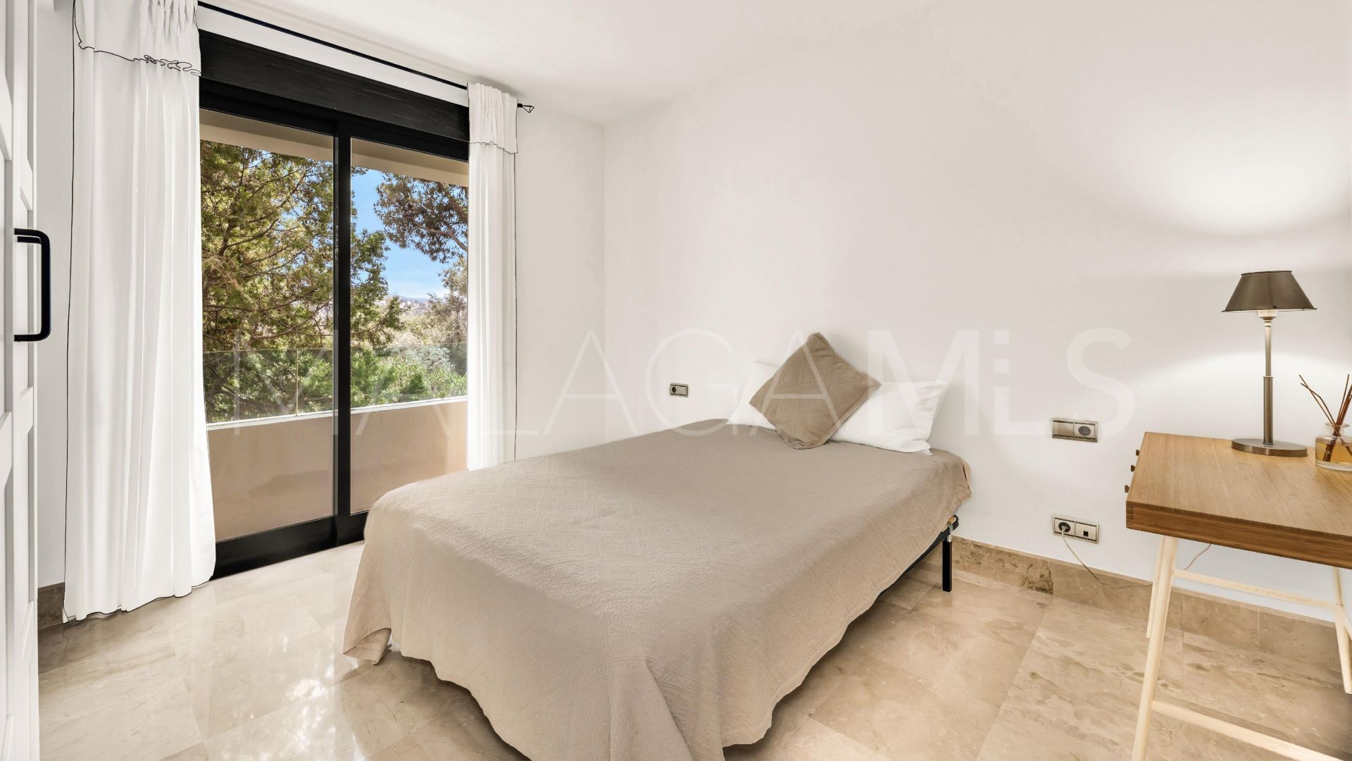 For sale 3 bedrooms apartment in Los Monteros