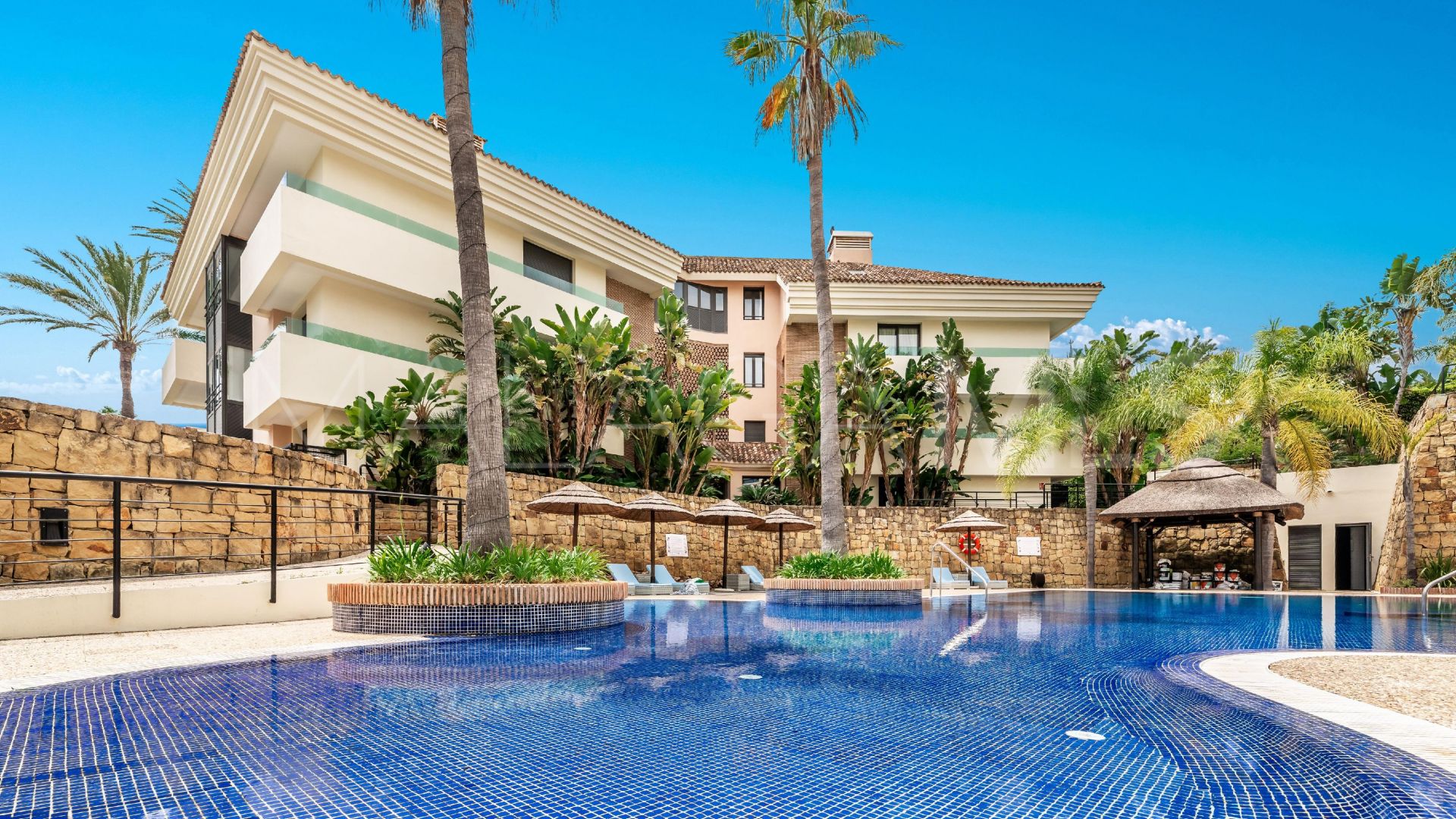 For sale 3 bedrooms apartment in Los Monteros