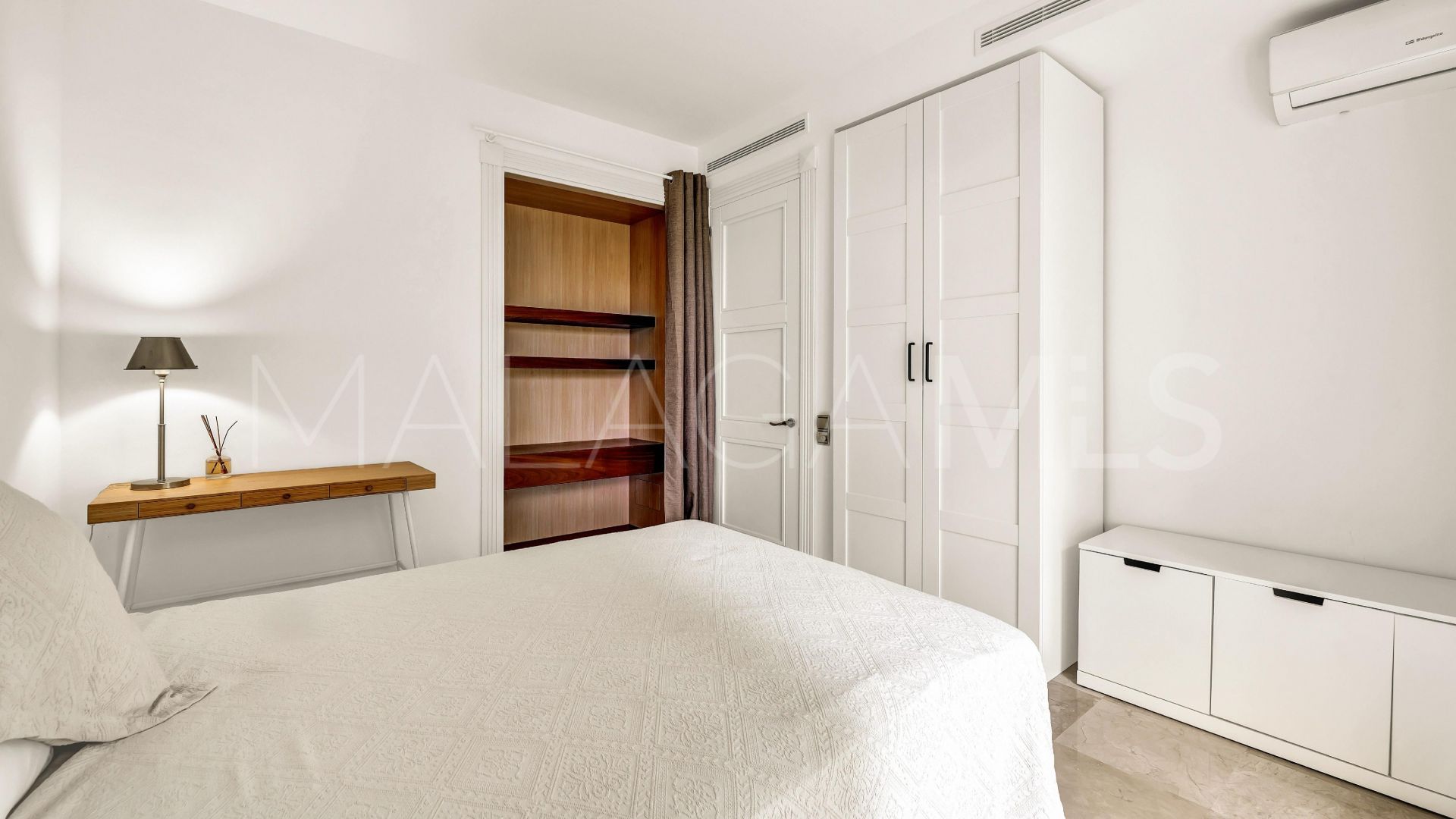 For sale 3 bedrooms apartment in Los Monteros