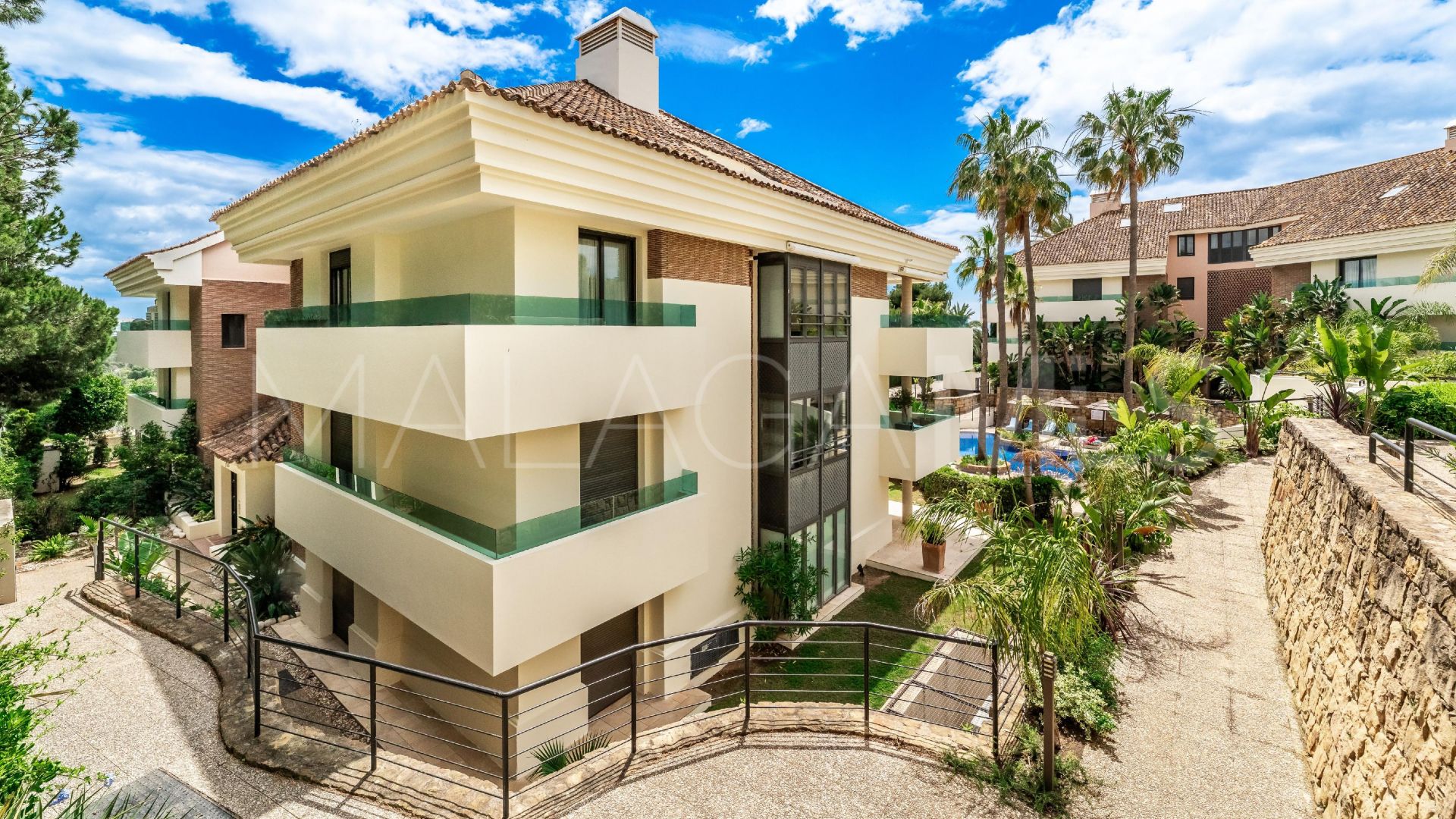 For sale 3 bedrooms apartment in Los Monteros