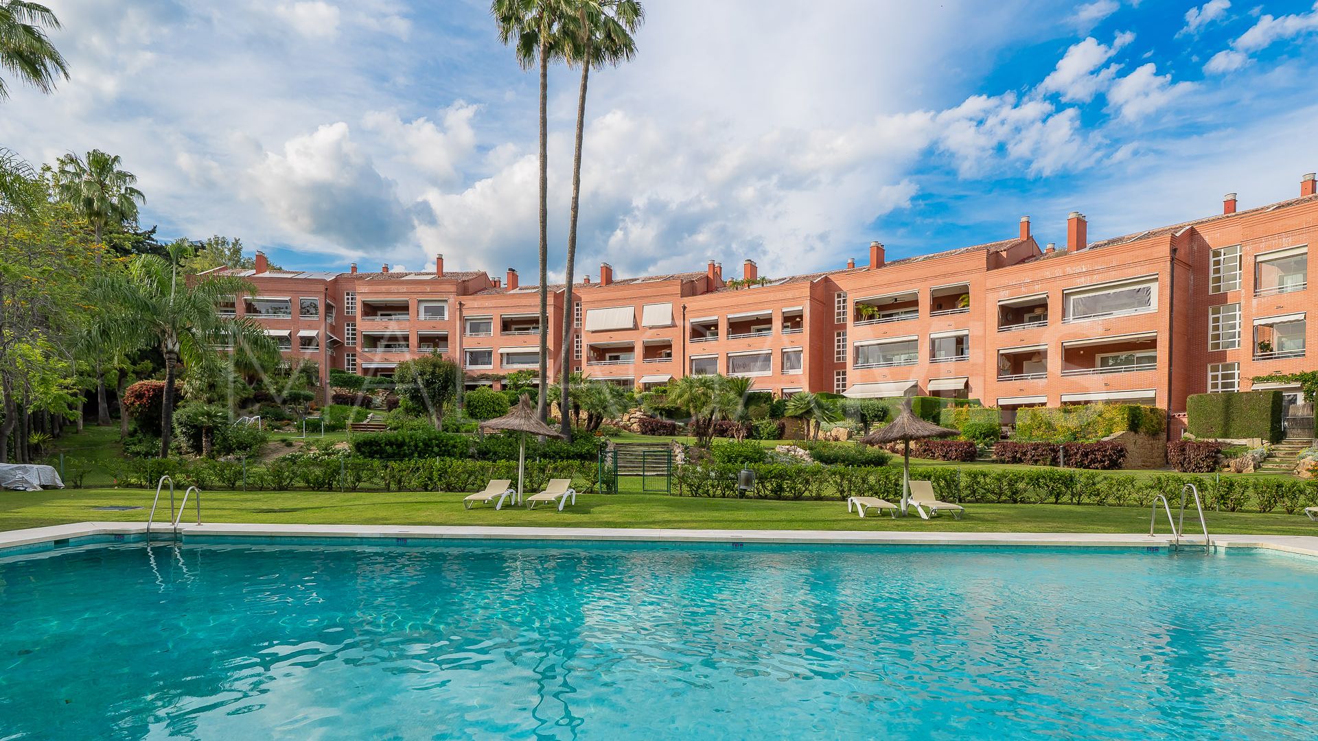 Se vende apartamento planta baja in Golden Mile