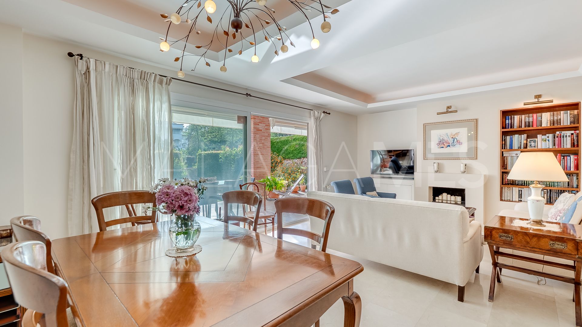 Se vende apartamento planta baja in Golden Mile