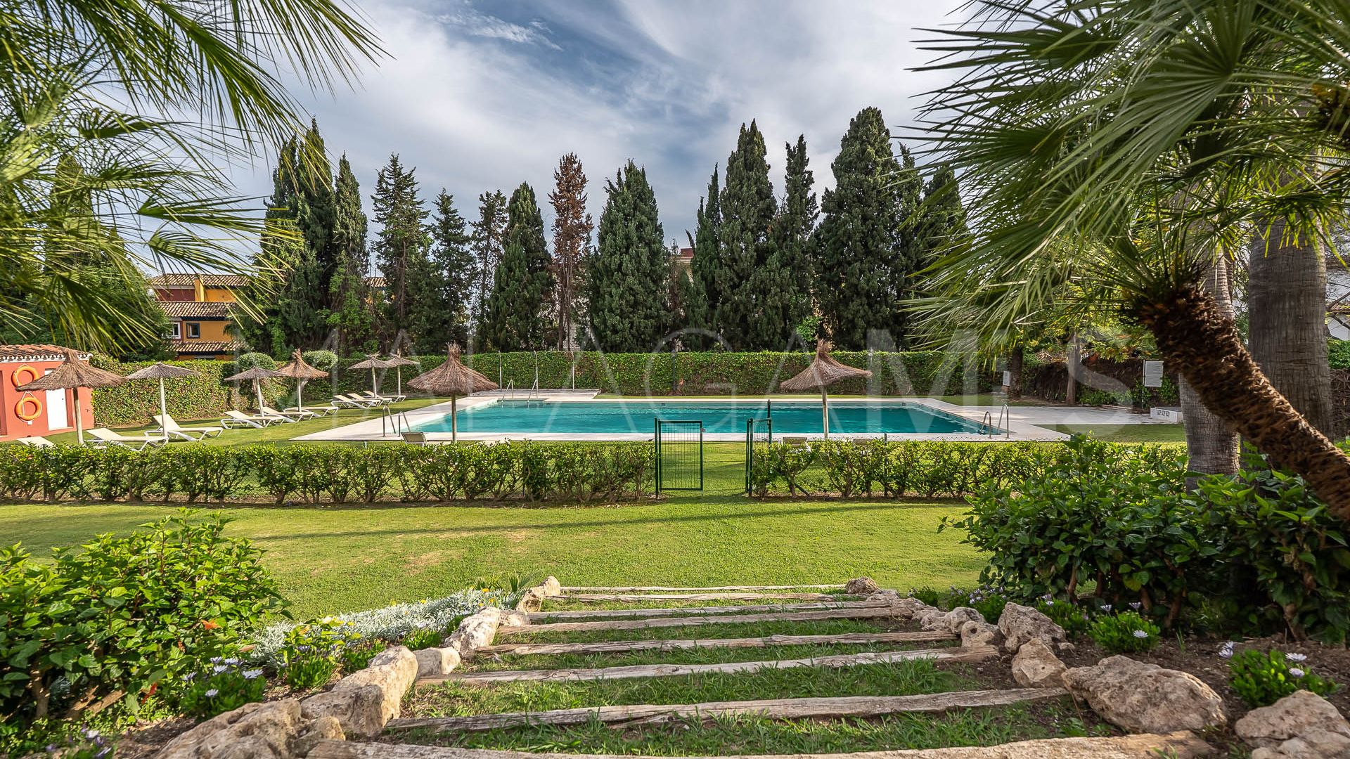 Se vende apartamento planta baja in Golden Mile