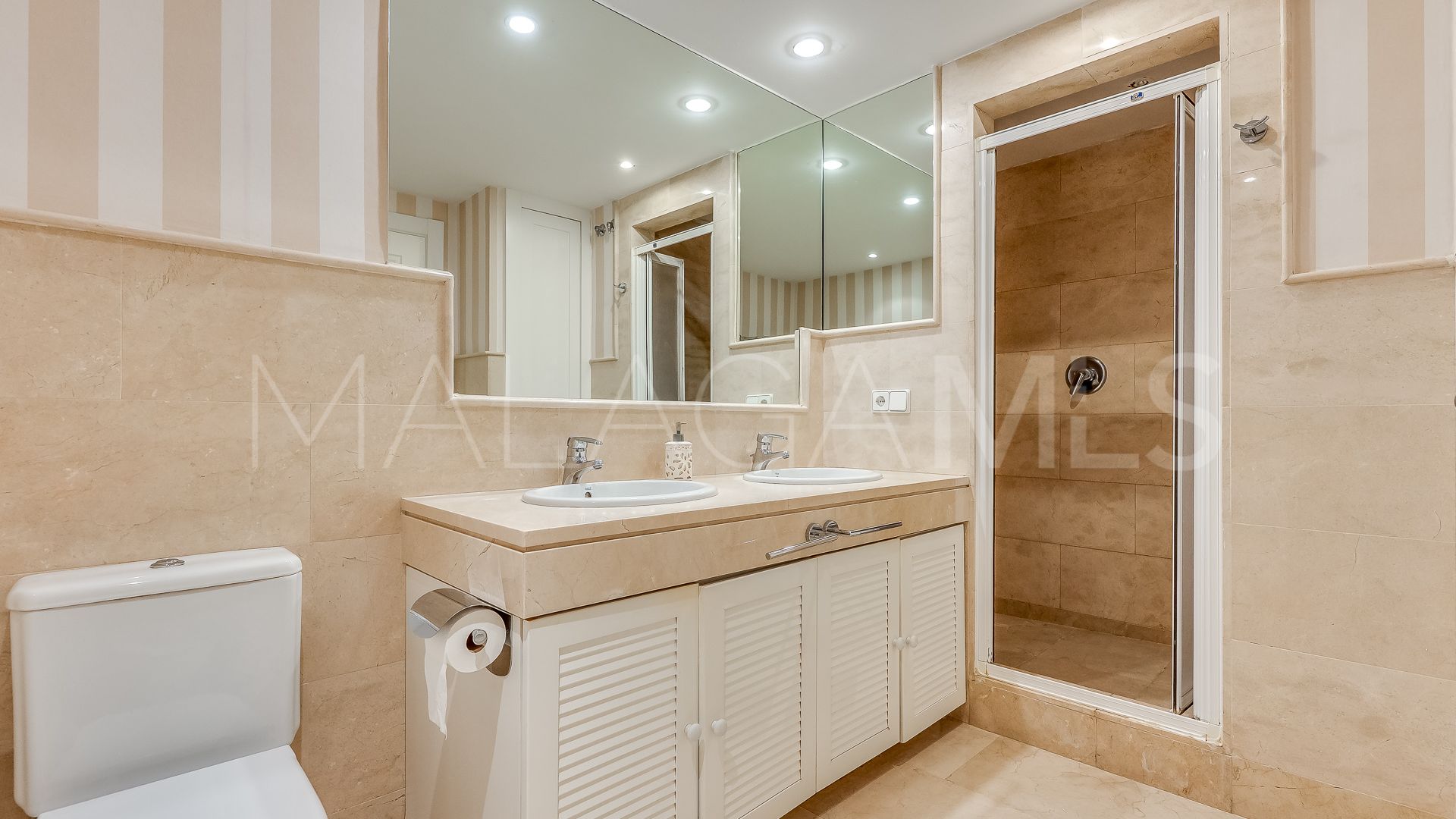 Se vende apartamento planta baja in Golden Mile