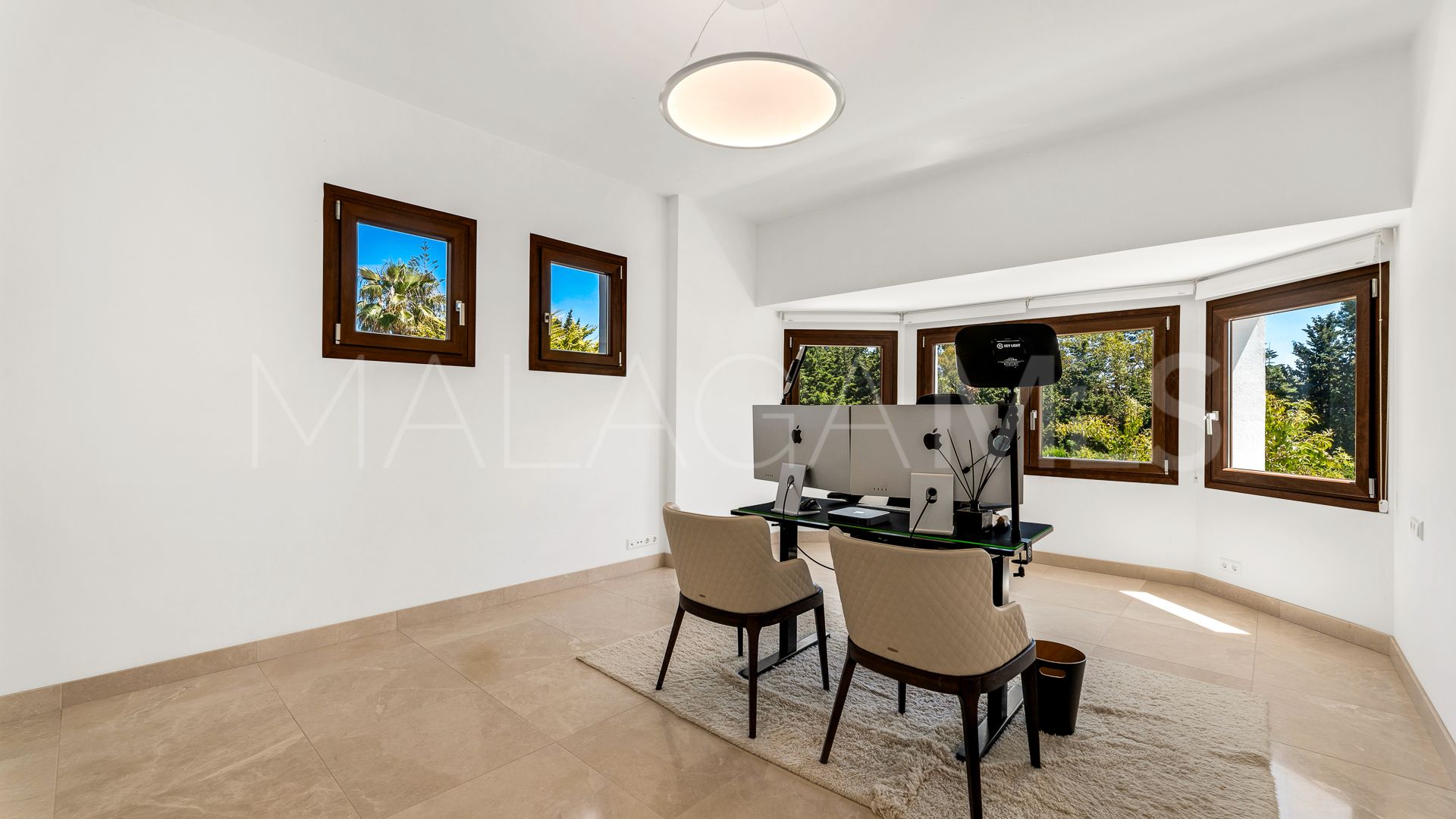Villa for sale in Guadalmina Baja