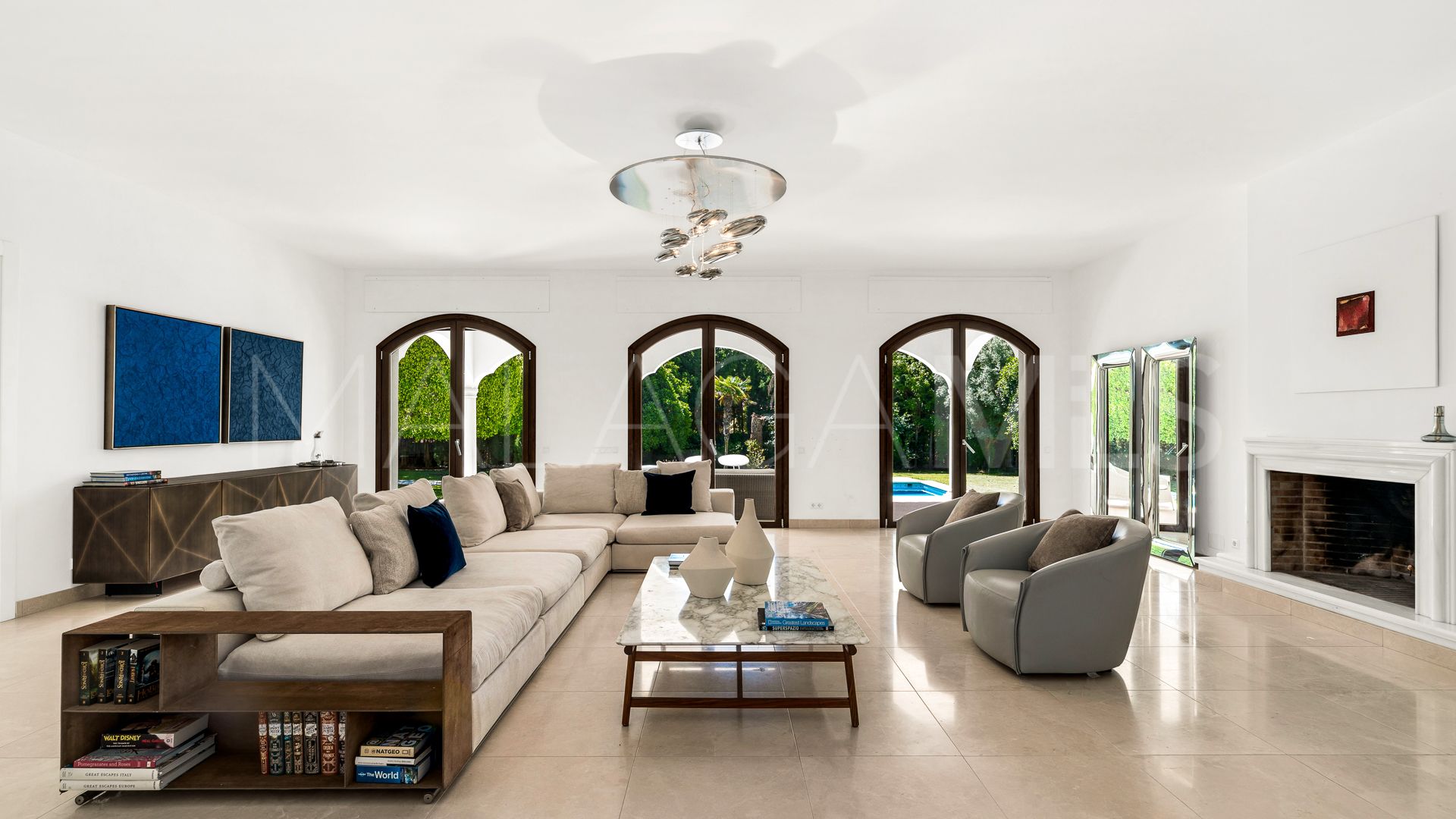 Villa for sale in Guadalmina Baja